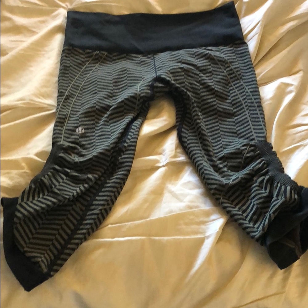 Lululemon crop workout pants